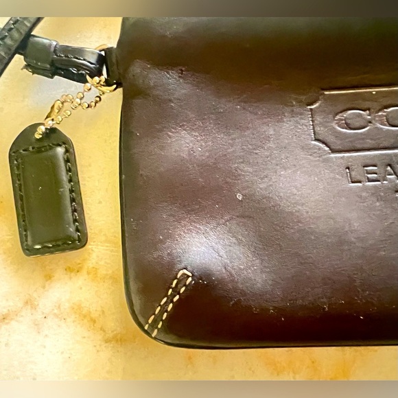 COACH LEATHERWARE LEATHER WRISTLET BLACK - Picture 4 of 12